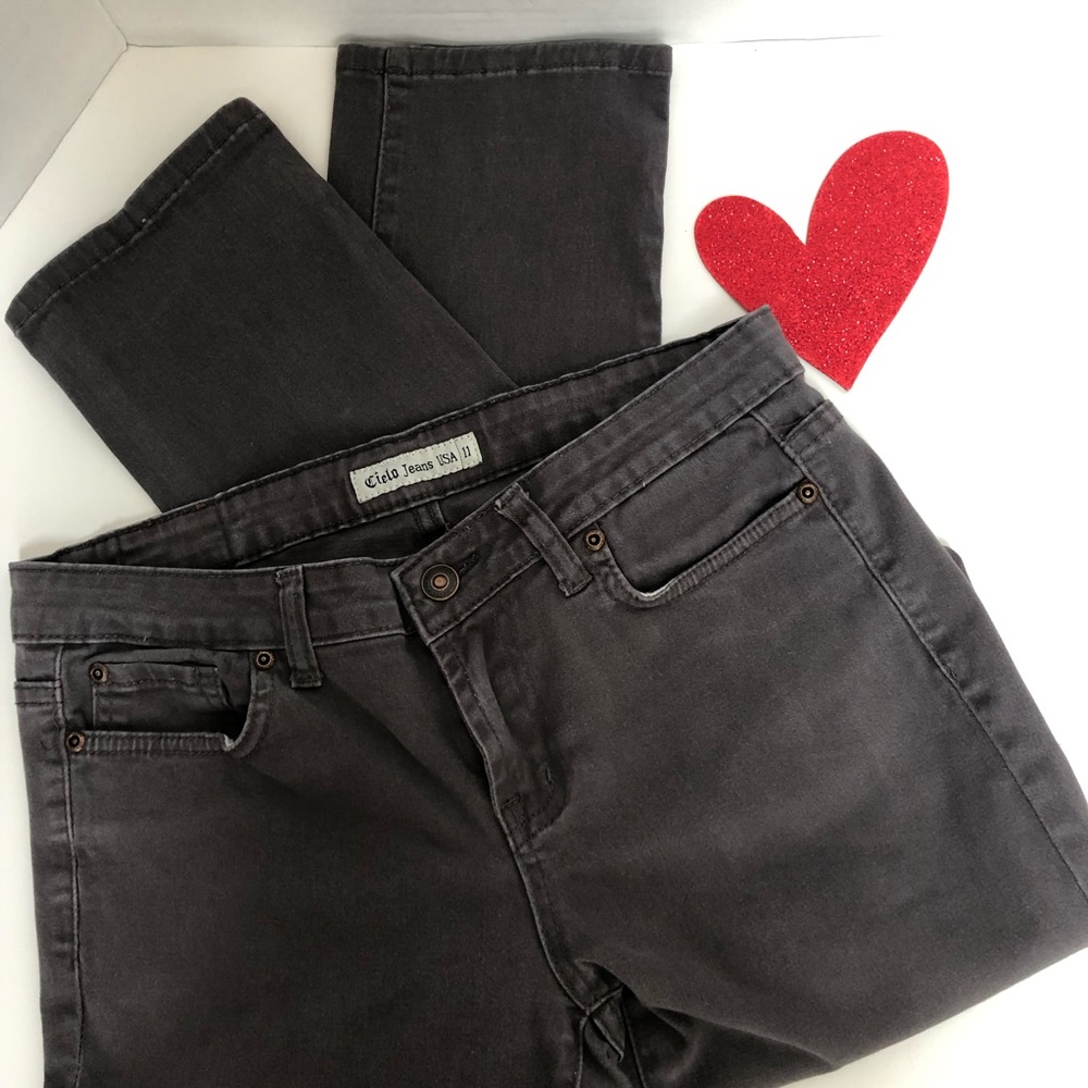 📦CEILO Classic skinny jeans.